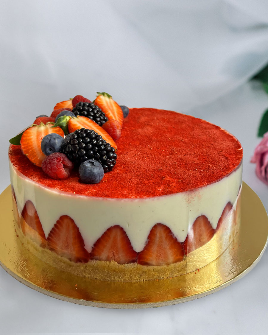 Vanillikreemi tort maasikatega
